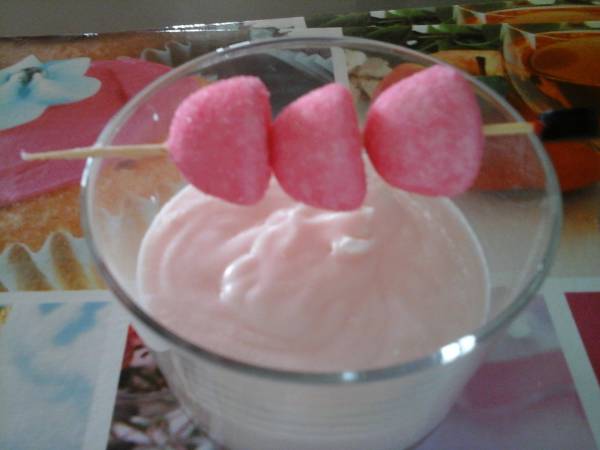 Mousse chantilly aux fraises tagada - Préparation etape 3