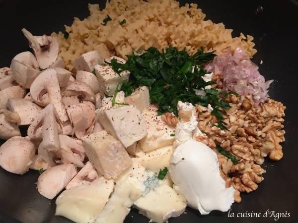 One pot pasta gorgonzola champignons - Préparation etape 2