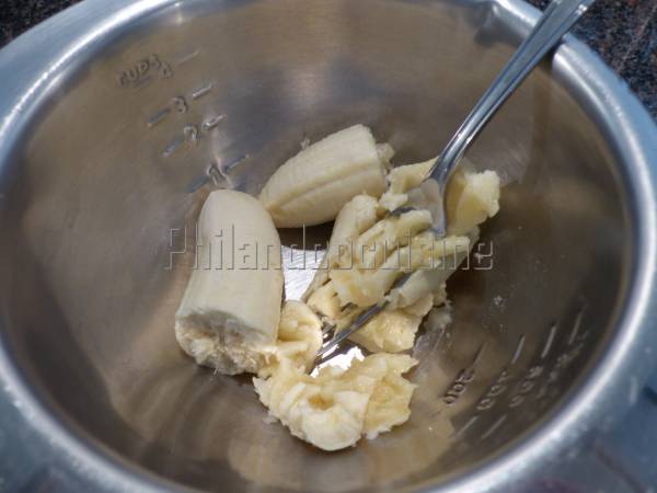 Muffins express à la banane et aux framboises (100 % healthy ) - Préparation etape 1