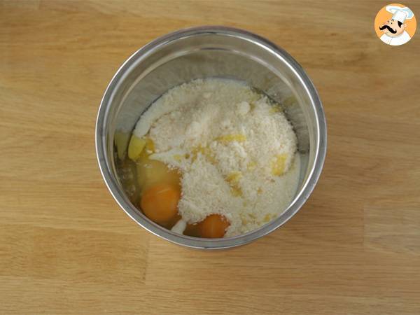 Moelleux de courgettes au cœur Kiri - Préparation etape 1