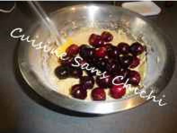 Gâteau cerises amandes et cannelle - Préparation etape 5