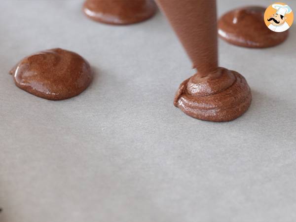 Macarons au chocolat, recette et conseils - Préparation etape 5