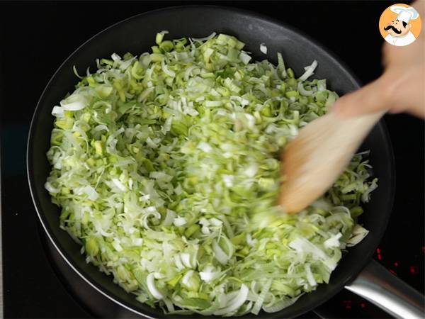 Tarte aux poireaux (6 étapes faciles et vidéo) - Préparation etape 1