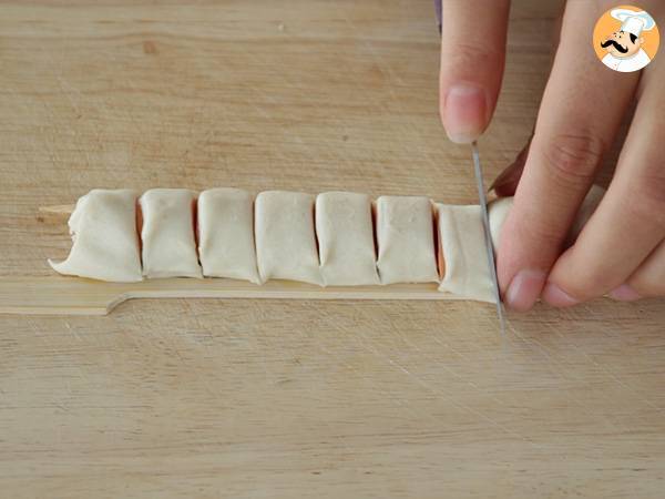 Fleurs feuilletées aux knackis - Préparation etape 2