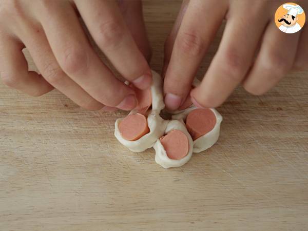 Fleurs feuilletées aux knackis - Préparation etape 3