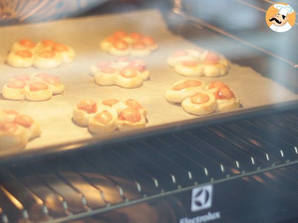 Fleurs feuilletées aux knackis - Préparation etape 4