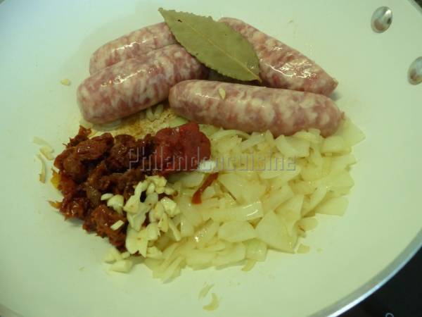 Diots de Savoie sauce aux tomates séchées et au vin rouge - Préparation etape 1