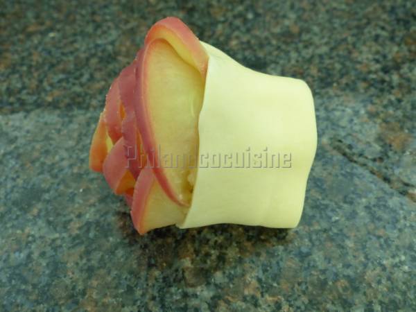Roses feuilletées aux pommes et à la crème d'amande - Préparation etape 7