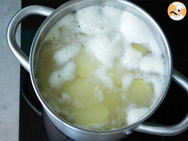 Tarte tatin de pommes de terre au Cantal - Préparation etape 1