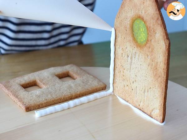 Maison en pain d'épices pour Noël - Préparation etape 7