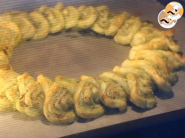 Couronne feuilletée au pesto pour l'apéritif - Préparation etape 6
