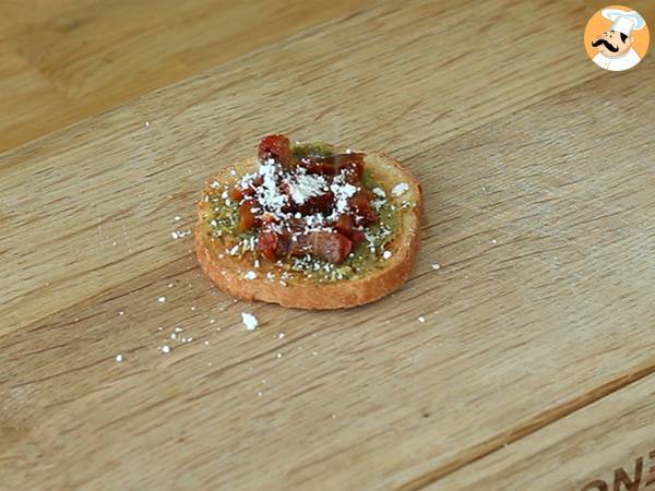 Toasts pesto, parmesan et tomates séchées - Préparation etape 2