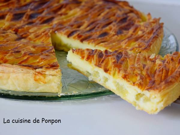 Tarte savoureuse à la rhubarbe parfumée à la vanille - Préparation etape 1