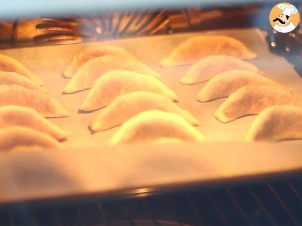 Cornes de gazelle, la recette expliquée pas à pas - Préparation etape 7