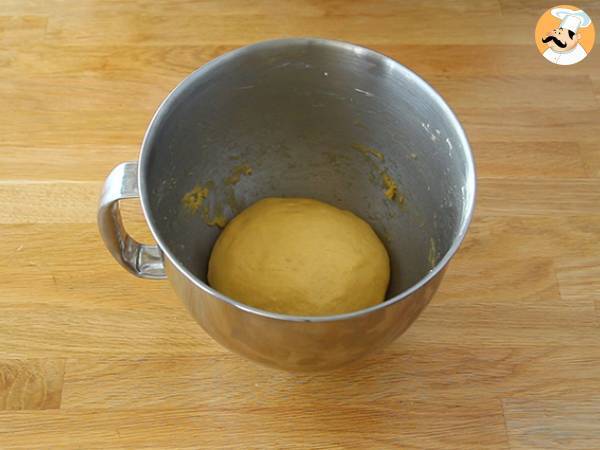 Tarte briochée aux prunes - Préparation etape 2