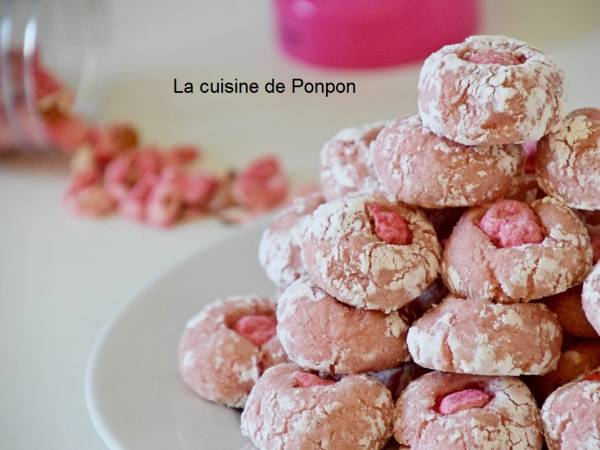 Amaretti à l'arôme de framboise et praline rose - Préparation etape 1