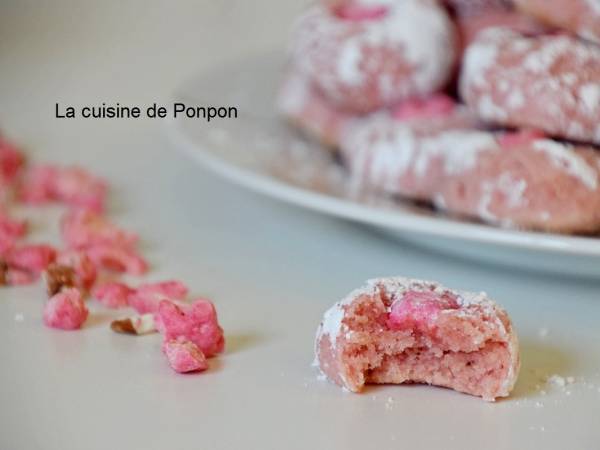 Amaretti à l'arôme de framboise et praline rose - Préparation etape 2