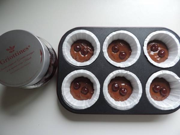 Cupcake noir et fantôme blanc - Préparation etape 1