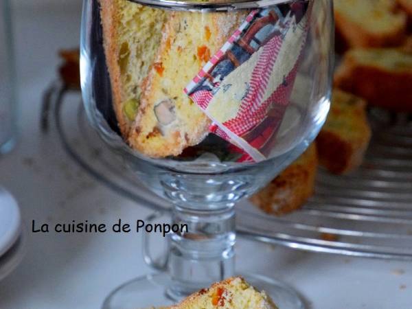 Biscotti aux pistaches et pépites d'abricot - Préparation etape 1