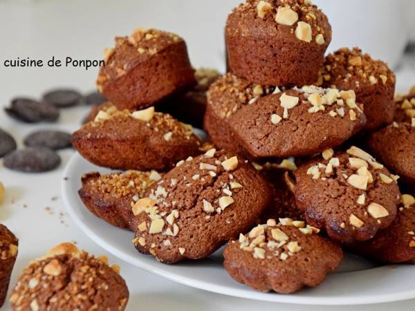 Financier au chocolat garni d'amande et de pralin - Préparation etape 5