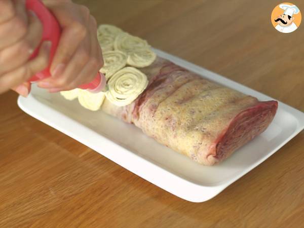 Bûche de crêpes framboise chocolat blanc - Préparation etape 9