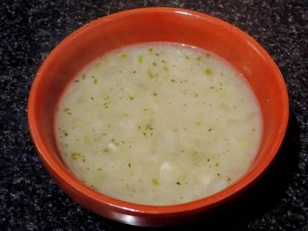 Soupe à l'oignon gratinée et agrémentée de graines de tournesol - Préparation etape 2