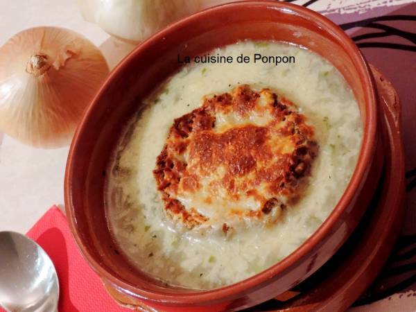 Soupe à l'oignon gratinée et agrémentée de graines de tournesol - Préparation etape 5