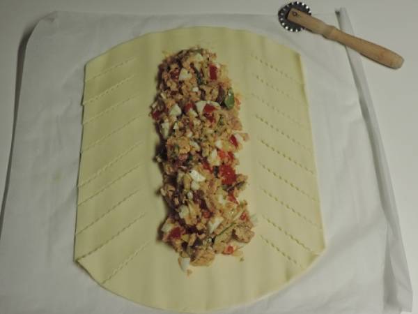 Feuilleté tressé au thon, olives et épices - Préparation etape 2