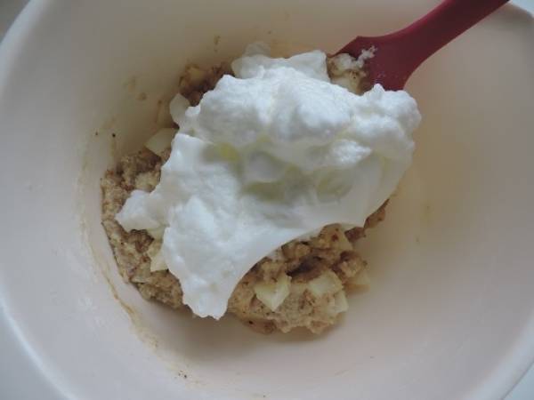 Petit gâteau de voyage aux blancs d'oeufs - Préparation etape 1