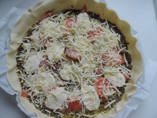 Tarte au pesto, saumon fumé et mozzarella - Préparation etape 2