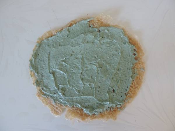 Roulé de galette au jambon et fromage à la spiruline - Préparation etape 3