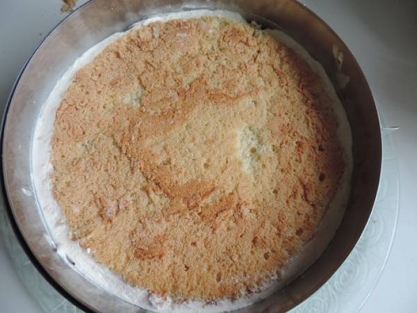 Fraisier au sirop de fraise-basilic et liqueur de basilic, sans beurre - Préparation etape 7