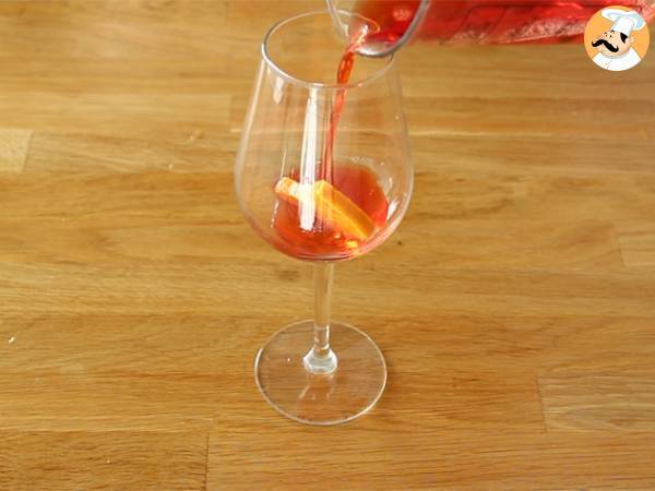 Spritz, le célèbre cocktail italien à l'Aperol - Préparation etape 1