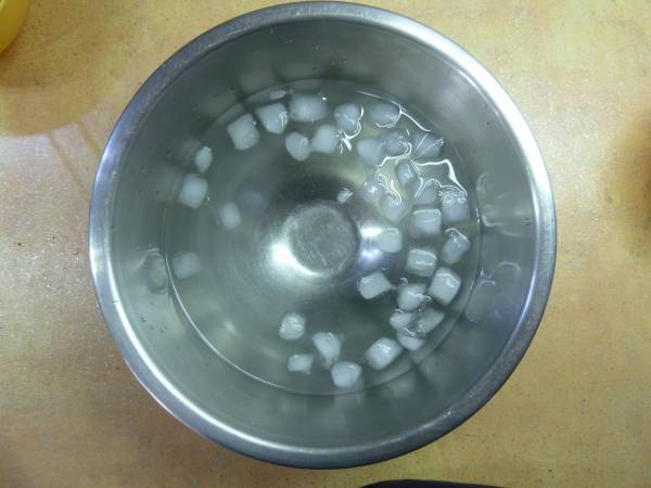 Œufs mollets sur lit de julienne de légumes - Préparation etape 3