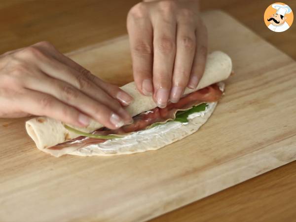 Wraps apéritifs au jambon cru et à la roquette - Préparation etape 3