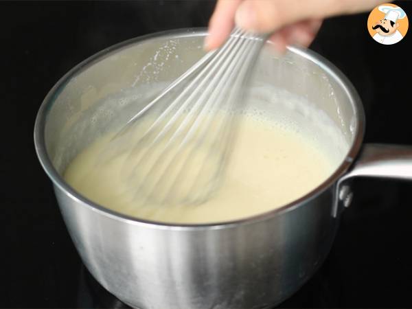 Éclairs à la crème de pistache et aux framboises - Préparation etape 3