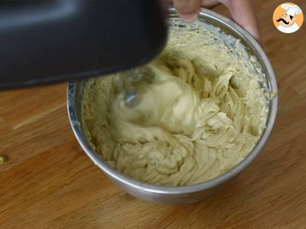 Éclairs à la crème de pistache et aux framboises - Préparation etape 14