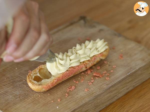 Éclairs à la crème de pistache et aux framboises - Préparation etape 15
