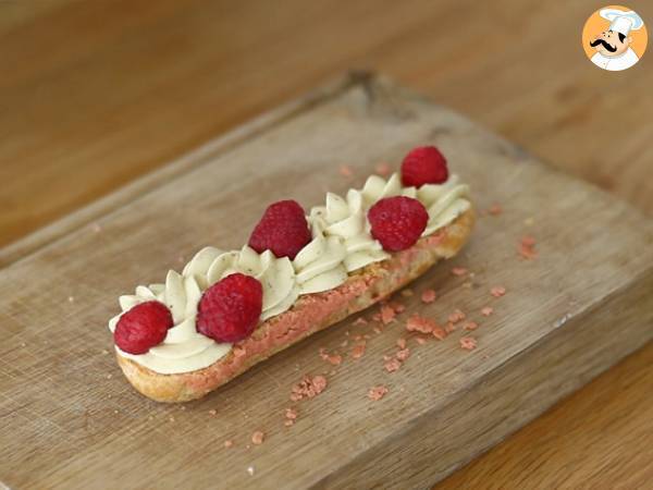 Éclairs à la crème de pistache et aux framboises - Préparation etape 16