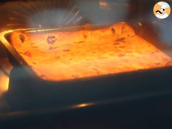 Brownie au chocolat blanc et aux fruits rouges (Blondie) - Préparation etape 4