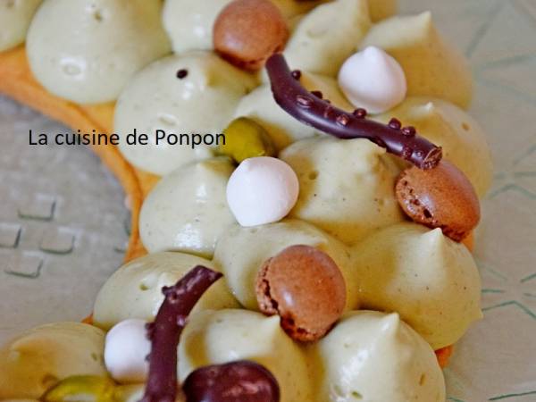 Pâte sucrée selon Cyril Lignac, garnie de crème diplomate à la pistache - Préparation etape 5