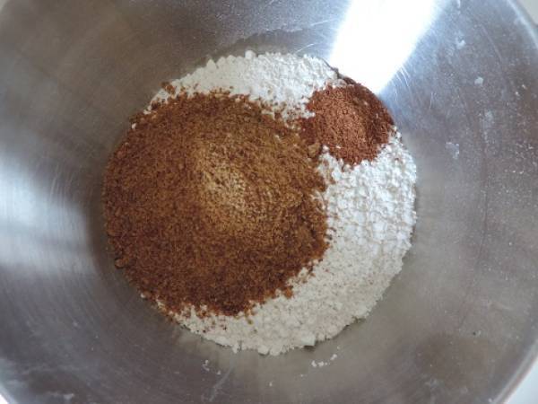 Sablés provençaux au petit épeautre et au vin blanc, sans oeuf - Préparation etape 1