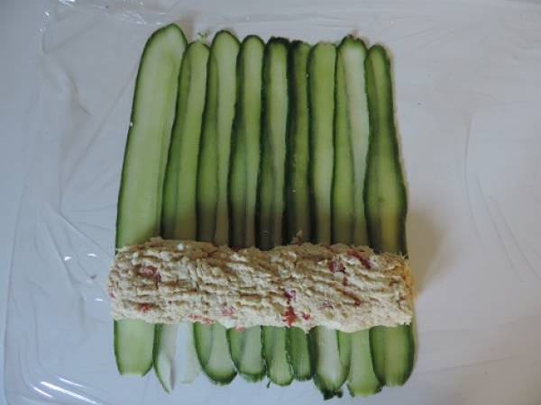 Maki de concombre au merlu - Préparation etape 2