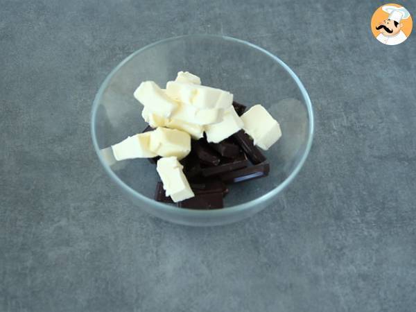 Fondant au chocolat et au caramel beurre salé - Préparation etape 2