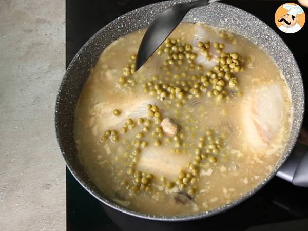 Merlu à l'étouffée, palourdes et petits pois - Préparation etape 3