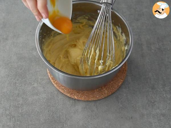 Soufflés au saumon fumé et au fromage frais - Préparation etape 2