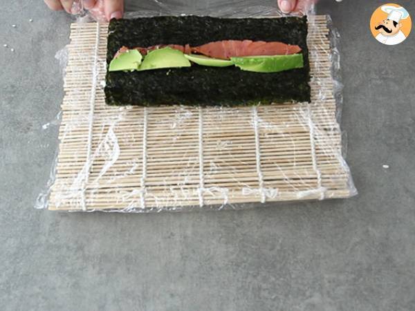 Makis au saumon fumé et avocat - Préparation etape 11
