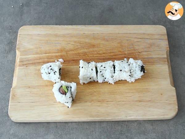 Makis au saumon fumé et avocat - Préparation etape 13