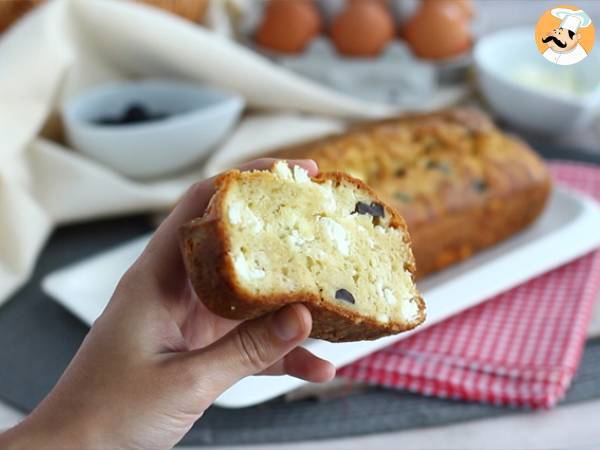 Cake aux olives noires et à la feta - Préparation etape 4