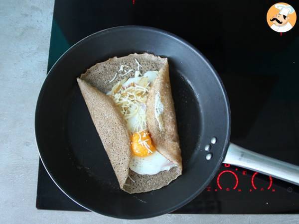 Galettes de sarrasin complète au jambon fromage et œuf - Préparation etape 3